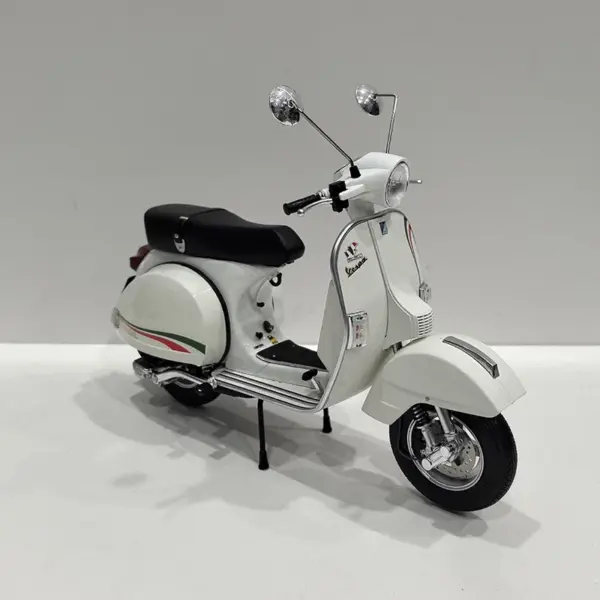 Diecast 1/10 Vespa PX150 Motorcycle Model Toy - Image 4