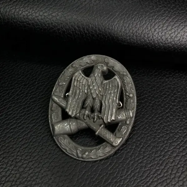 German 57th Edition Assault Medal Replica with Accessories - Image 2