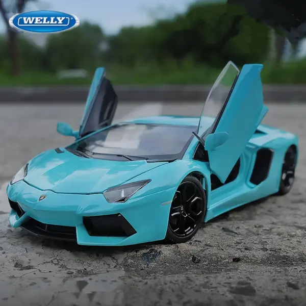 WELLY 1:24 Lamborghini Aventador Diecast Model - Image 2