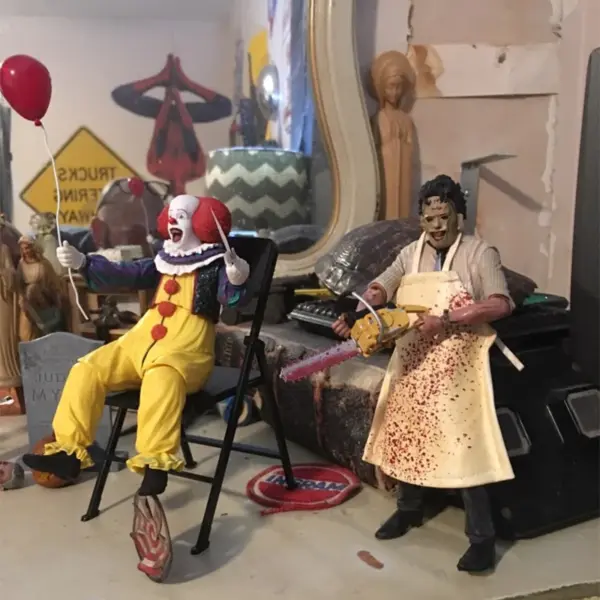 NECA Pennywise Leatherface Horror Action Figure - Image 6