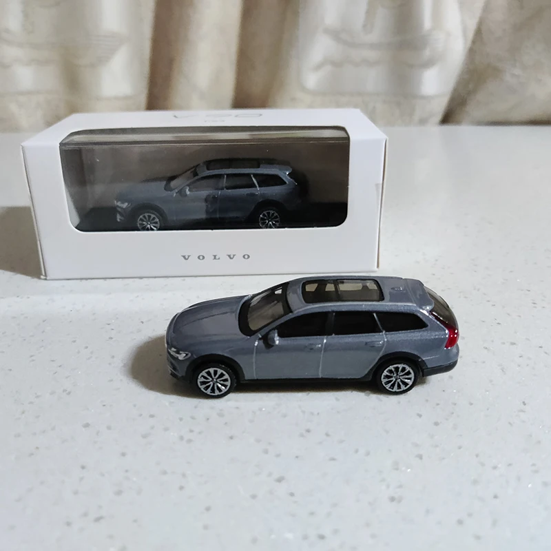 1:64 V90 Diecast Car Model Collectible 2 1:64 V90 Diecast Car Model Collectible - Image 2