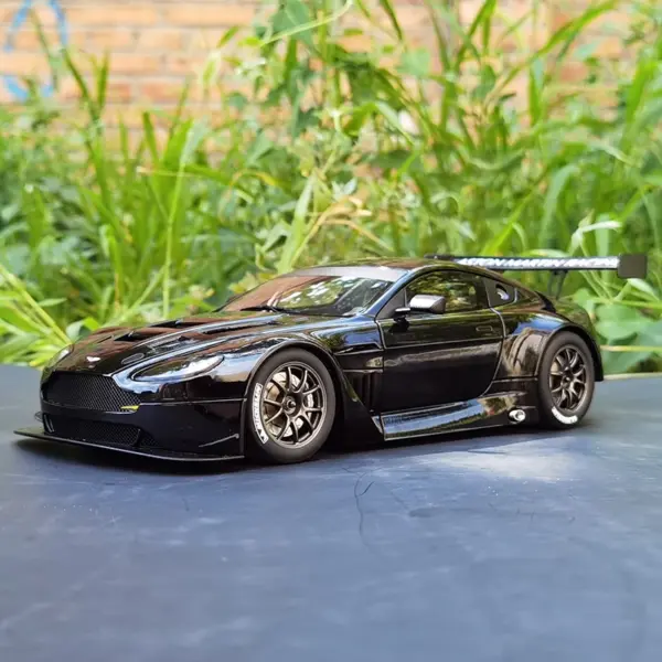 AUTOART 1:18 Aston Martin Vantage V12 GT3 Model - Image 7