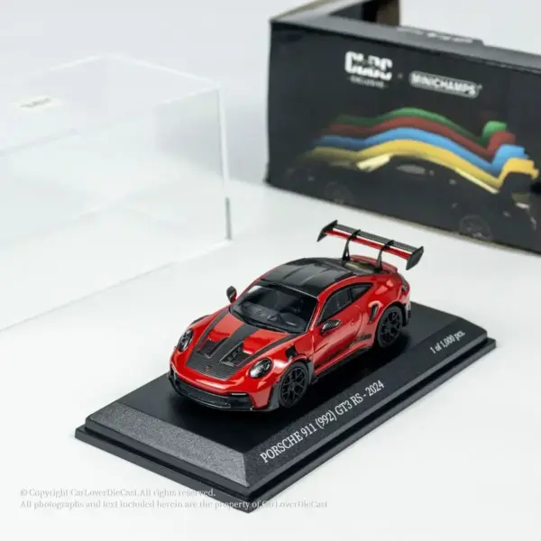Minichamps Porsche 911 (992) GT3 RS Alloy Model Car - Image 10