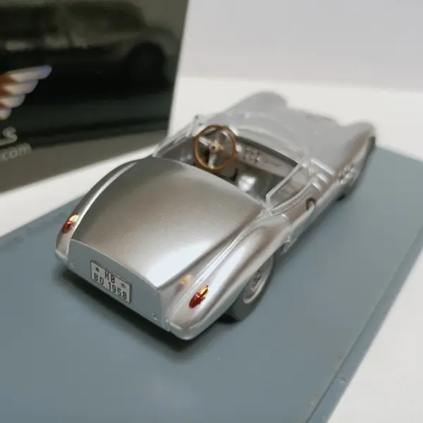 Neo 1:43 Resin Borgward 1500 RS Model Car - Image 3