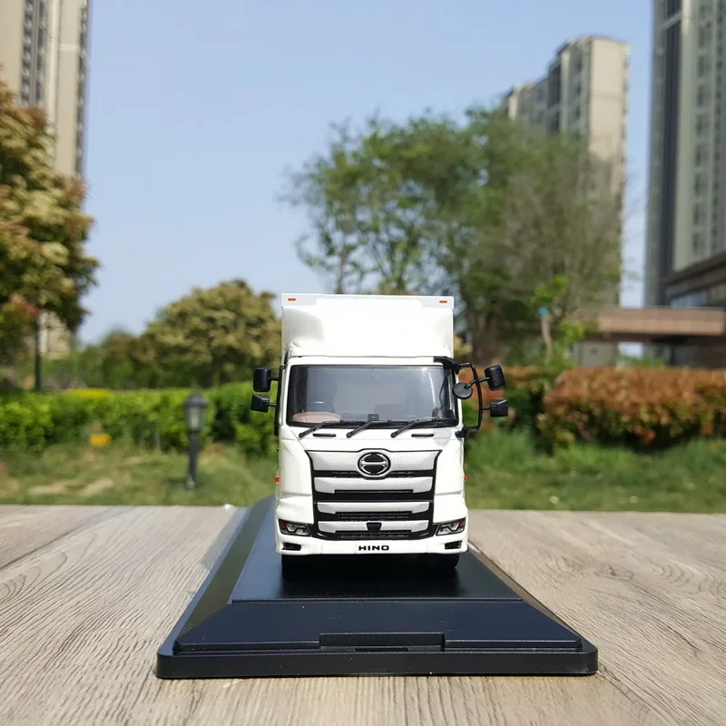 1:43 Scale JERREN HINO Truck Alloy Model 3 1:43 Scale JERREN HINO Truck Alloy Model - Image 3