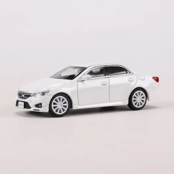 GCD 1:64 REIZ MARK X Diecast Model Car - Image 8
