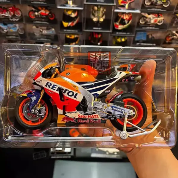 Diecast Honda RC213V 1/12 Replica Model - Image 6