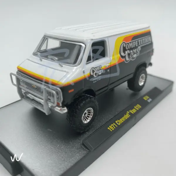 Diecast 1:64 Chevrolet Van G10 Model Collection - Image 5