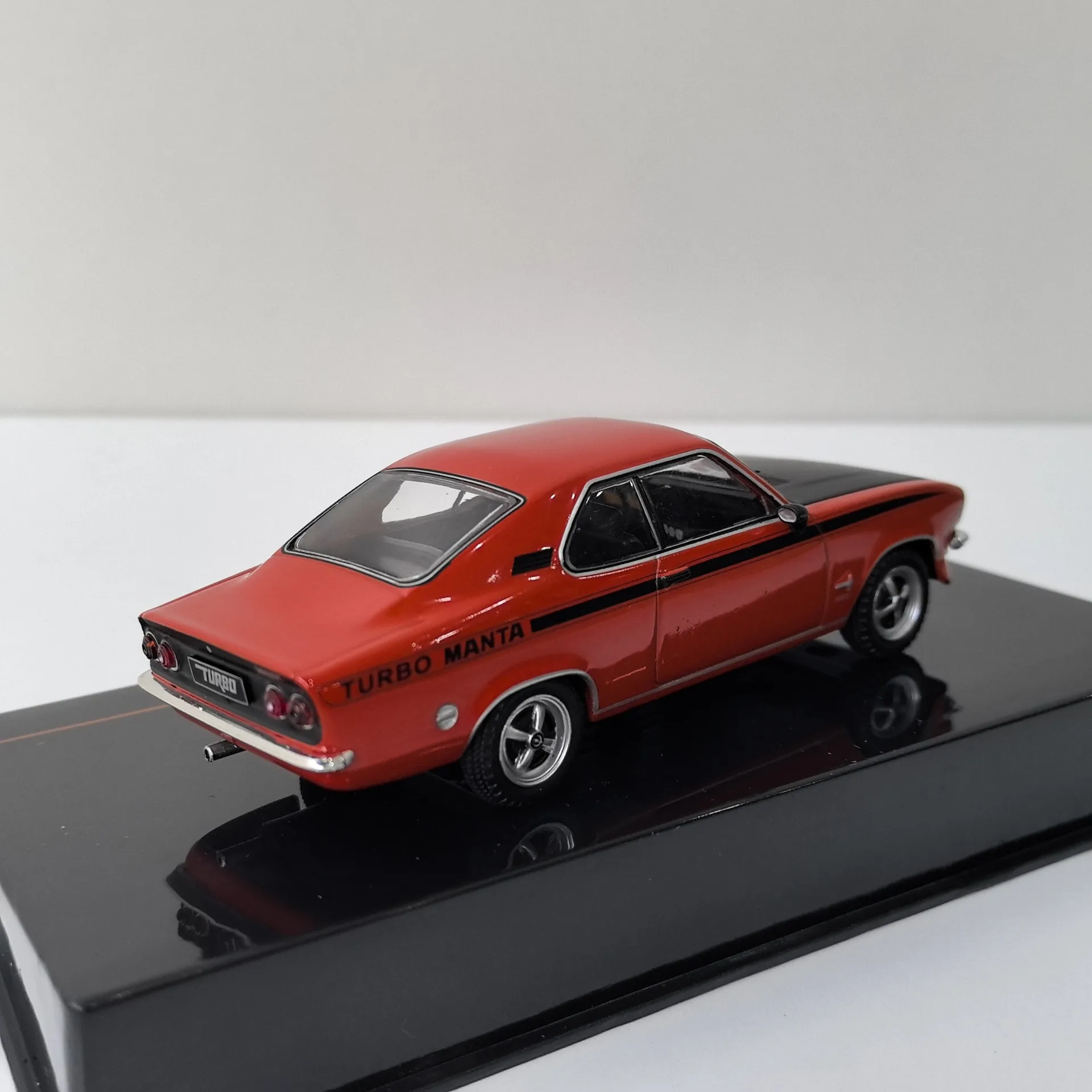 IXO 1/43 Opel Manta A Turbo 1973 Diecast Model Car 5 IXO 1/43 Opel Manta A Turbo 1973 Diecast Model Car - Image 5