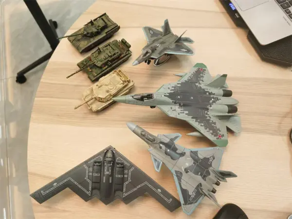 Military Aircraft and Tank Building Block Set - Image 6