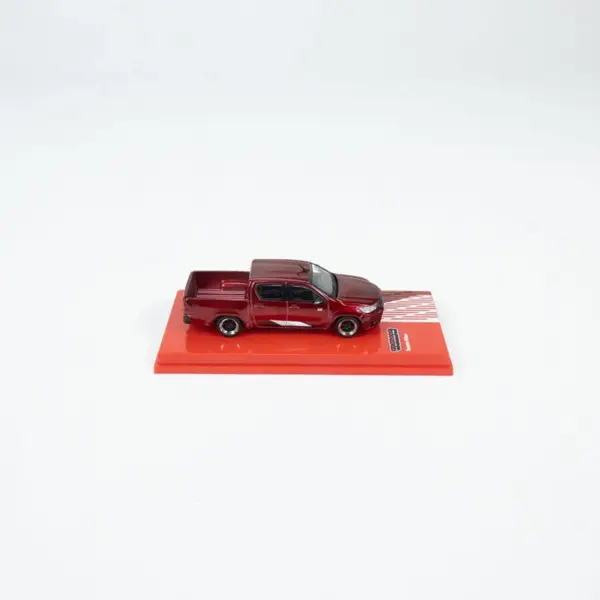 JERREN 1:64 Scale Diecast Hilux Pickup Model - Image 3