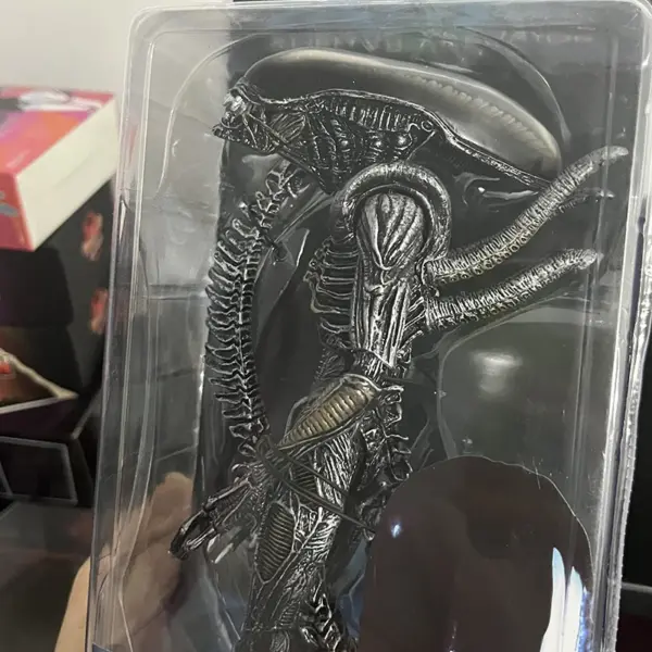 NECA Alien vs Predator Grid Warrior Xenomorph Figure - Image 3