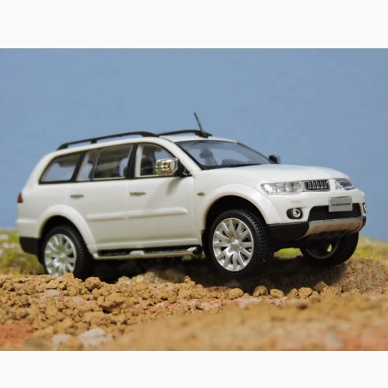 1:43 Resin Pajero SPORT Model Car Collection 2 1:43 Resin Pajero SPORT Model Car Collection - Image 2