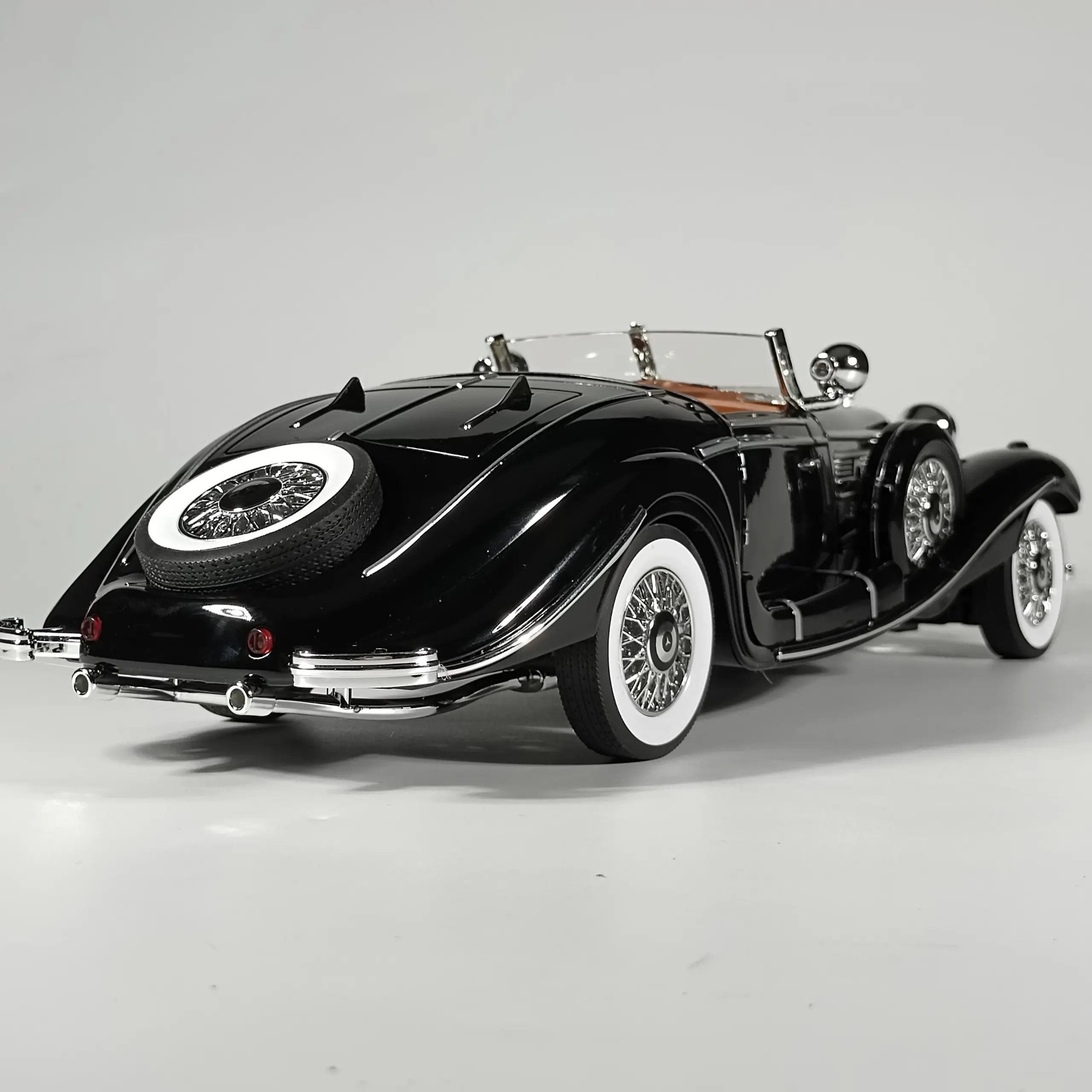 1:18 Maisto 1936 Classic Car Diecast Model 6 1:18 Maisto 1936 Classic Car Diecast Model - Image 6