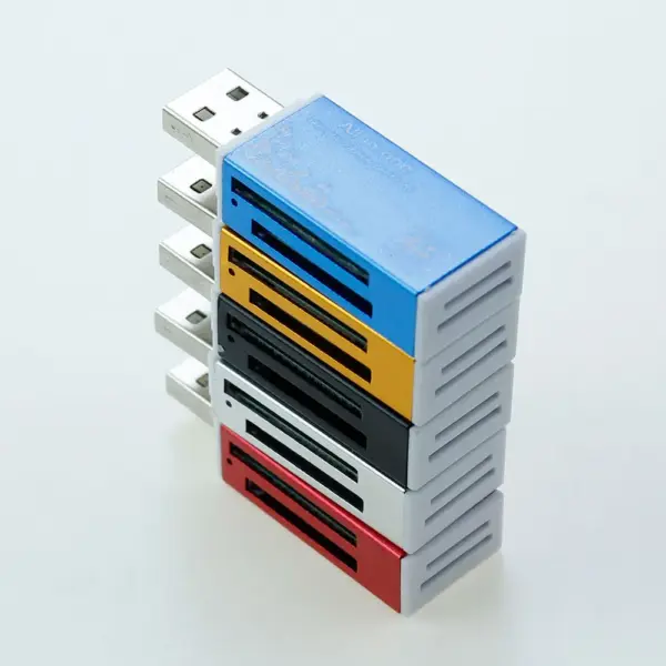 Multifunctional USB 2.0 Card Reader 4-in-1 - Image 2