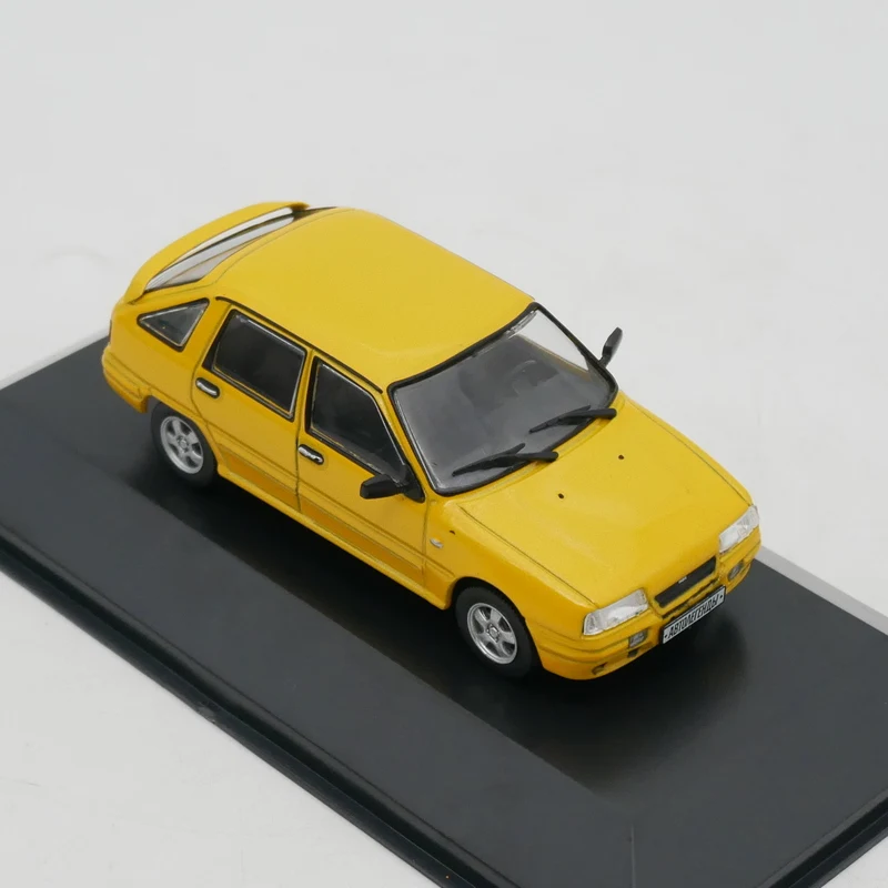 IXO 1:43 IZH 2126 Nika Diecast Model Car 6 IXO 1:43 IZH 2126 Nika Diecast Model Car - Image 6