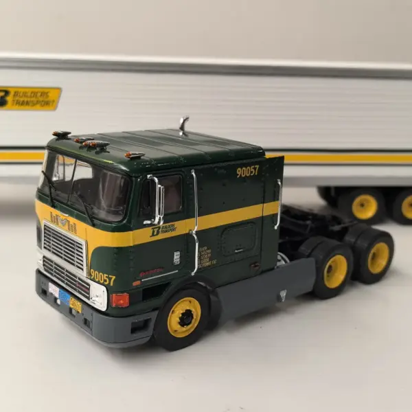 IXO 1:43 Scale INTERNATIONAL Trailer Truck Model - Image 5