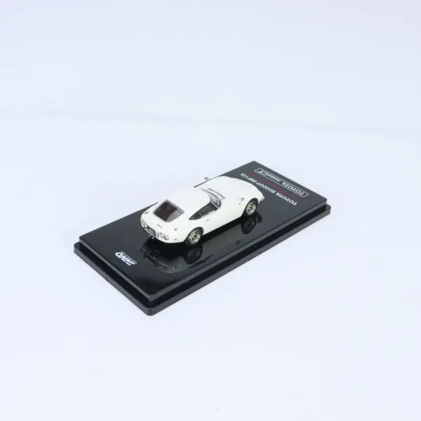 JERREN INNO 1:64 2000GT Diecast Model Car - Image 3