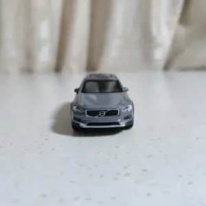 1:64 V90 Diecast Car Model Collectible 9 Sd36a8905e85e4ff18f8c8d9d3dc4e5edf