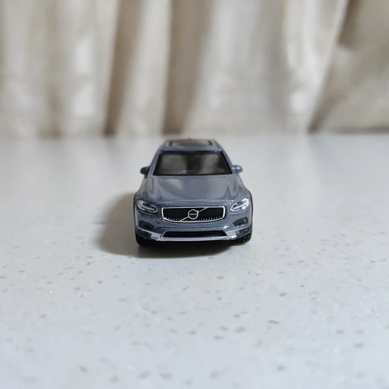 1:64 V90 Diecast Car Model Collectible 4 1:64 V90 Diecast Car Model Collectible - Image 4