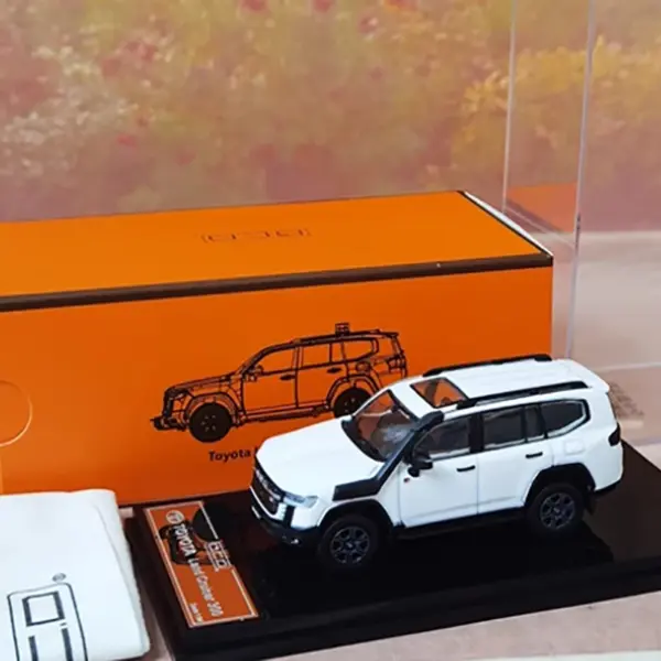 GCD 1:64 Alloy Car Model LC300 GR SPORT - Image 6