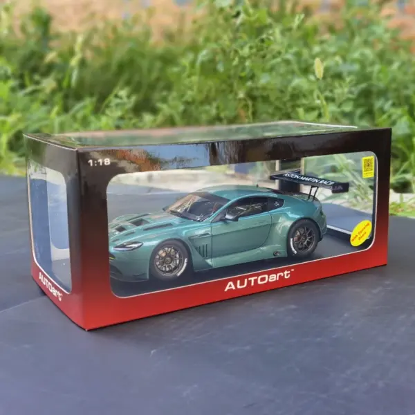 AUTOART 1:18 Aston Martin Vantage V12 GT3 Model - Image 6
