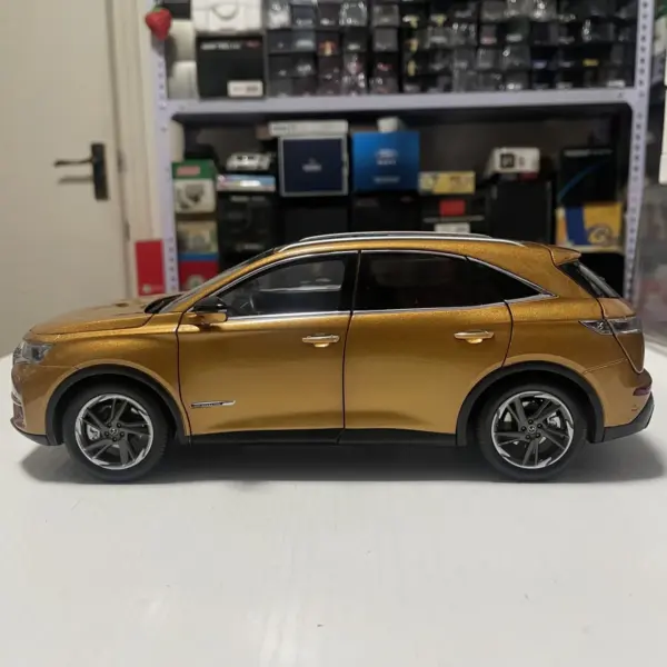 Die-cast 1:18 Changan Peugeot Citro DS7 SUV Model - Image 4