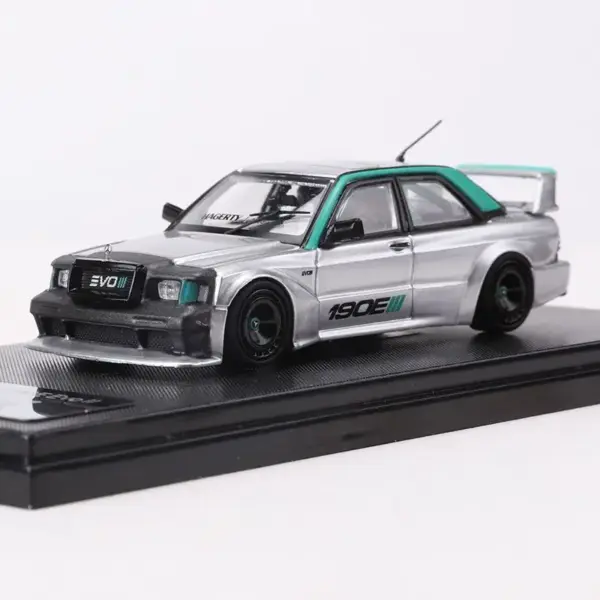 RM MODEL 1:64 190E W201 Alloy Diecast Car - Image 7