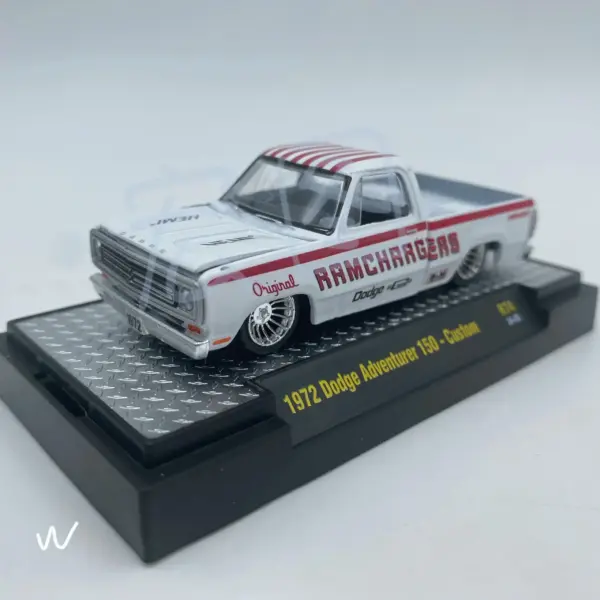 1972 Dodge Adventurer 150 Diecast Model 1:64 Scale - Image 4