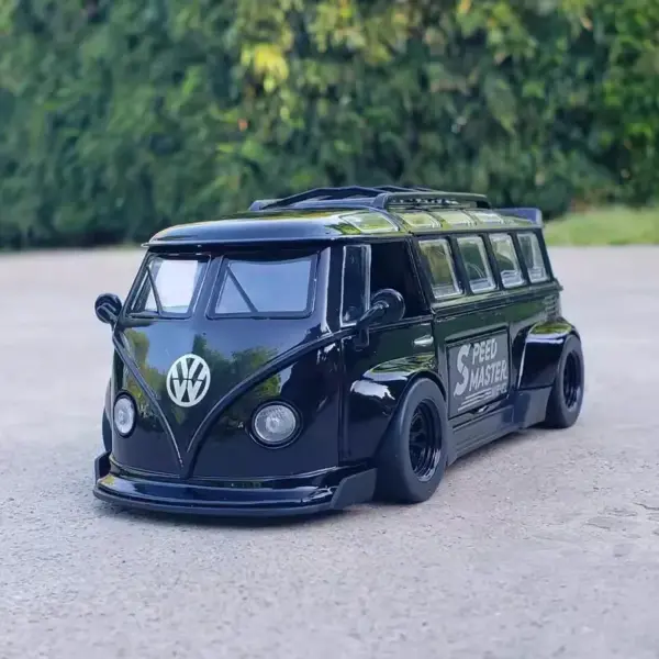 1/32 T1 Bus Alloy Diecast Model Car - Image 10