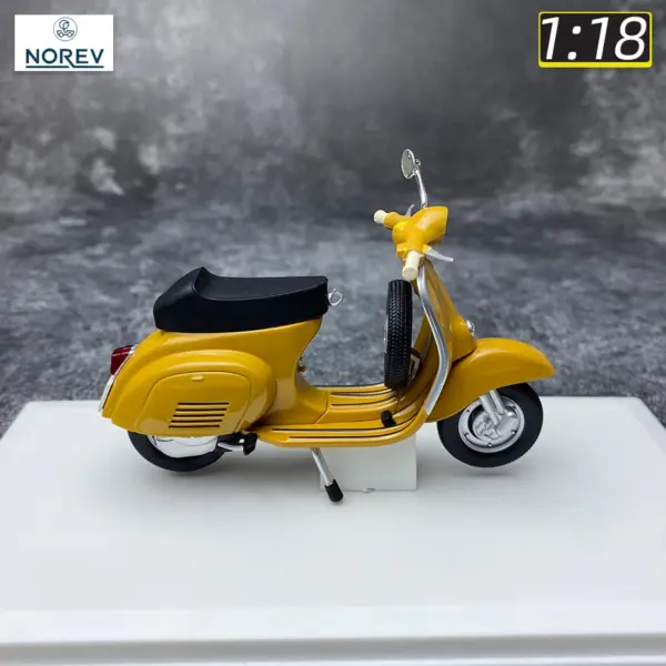 NOREV 1/18 Vespa Primavera Motorcycle Model - Image 5