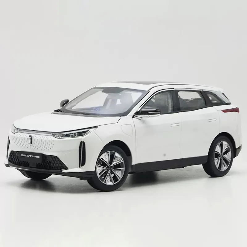 1:18 Scale Alloy Car Model Collector's Ornament 5 1:18 Scale Alloy Car Model Collector's Ornament - Image 5