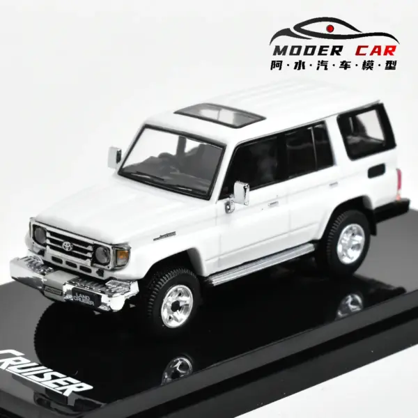 NoEnName_Null 1:64 Diecast LC70 and LC60 Car Set - Image 10
