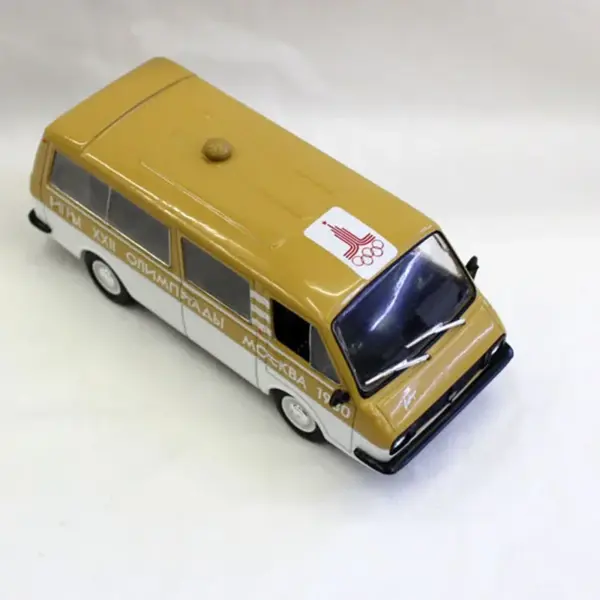 1:43 Scale Vintage Russian RAF-2203 Van Diecast Model - Image 2