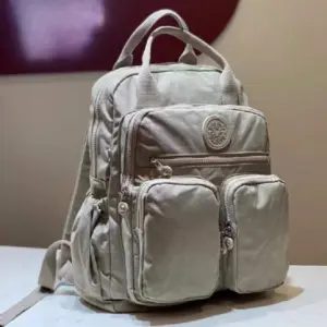 Sdc8d0a0e2bae45f090b4506cb8dff10cG