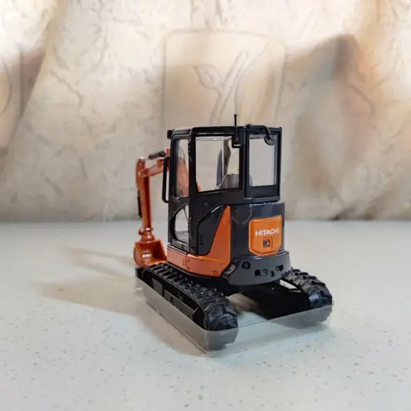 1/30 Scale HITACHI ZAXIS ZX35U-5A Model - Image 3