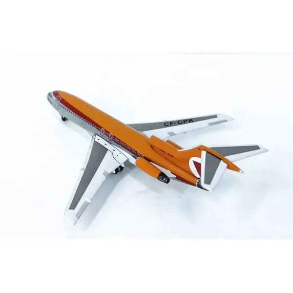 Diecast Canadian Pacific B727-100 Model 1:500 - Image 5