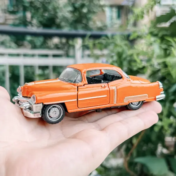 1:32 Alloy Diecast Cadillac Vintage Car Model - Image 5