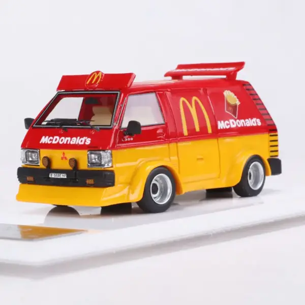 1/64 Resin Miniature Mitsubishi Delica Moon Eye Gift - Image 7