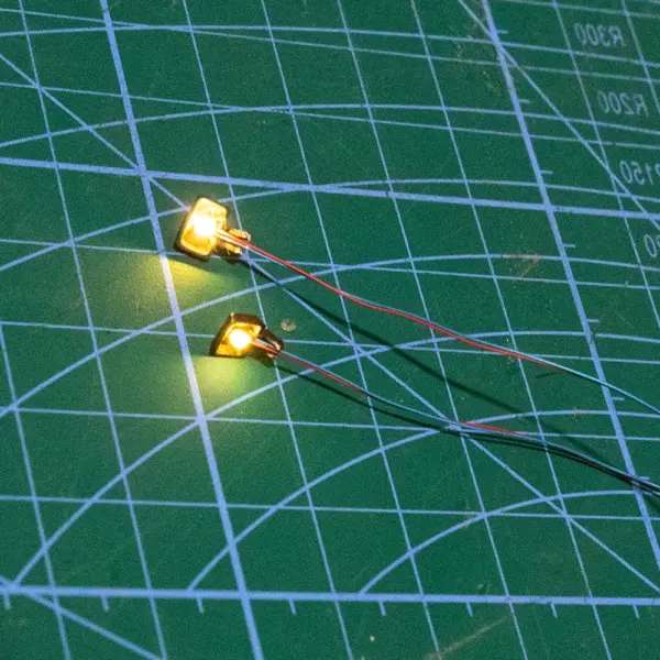 20pcs HO Scale Outdoor Billboard Lamps - Image 5