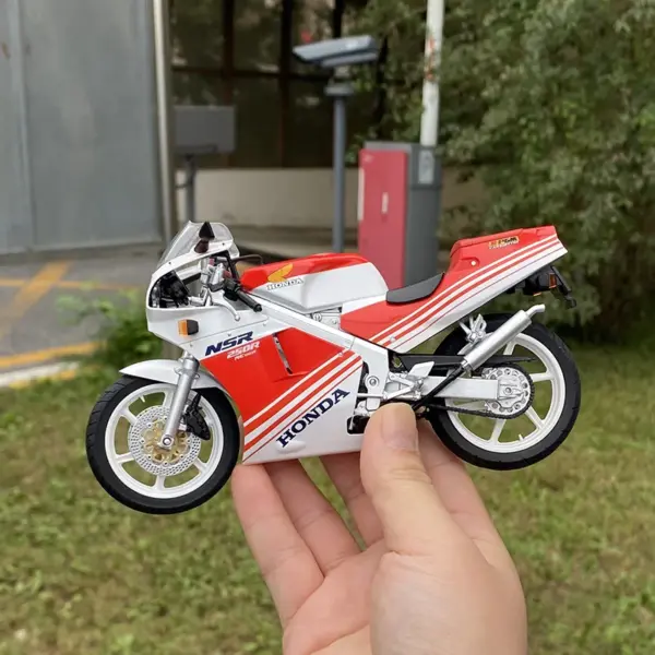 Diecast Honda NSR 250R SP R4 Model Car - Image 9