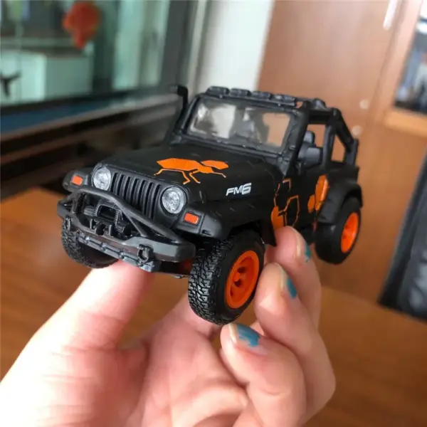 Maisto 1:43 Wrangler Tank Military Alloy Model Car - Image 9