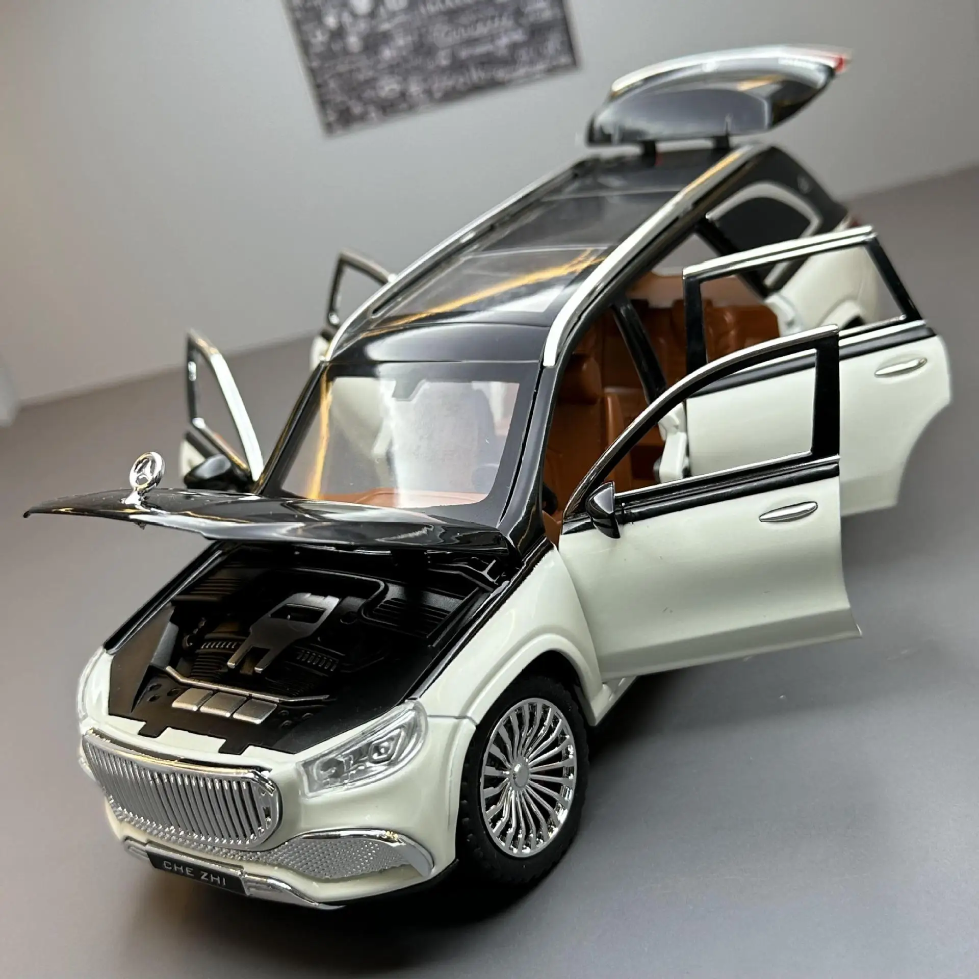 Mercedes Benz Maybach GLS600 Diecast Model SUV 6 Mercedes Benz Maybach GLS600 Diecast Model SUV - Image 6