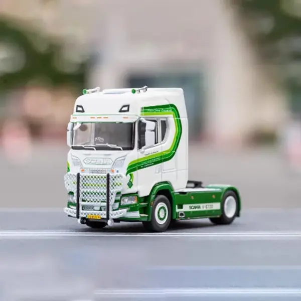 GCD 1/64 Scale Alloy Tractor Model Collectible - Image 7