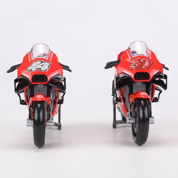 Maisto 1:18 GASGAS Factory Racing Motorbike Model - Image 4
