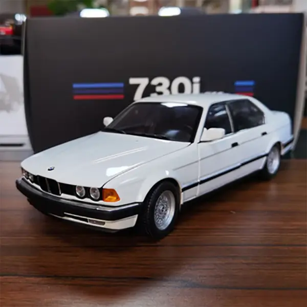 Minichamps 1:18 BMW 7 Series E32 1986 Car Model - Image 4