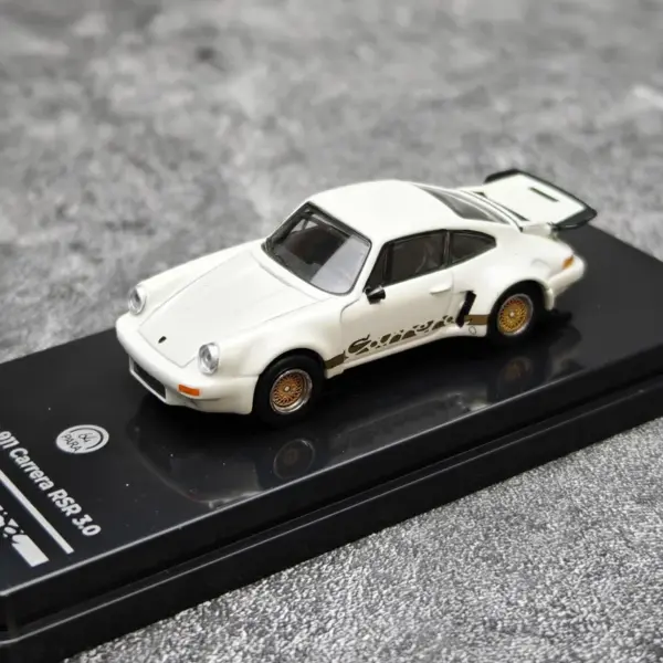 Diecast 1:64 Carrera RSR 3.0 1974 Alloy Model - Image 7