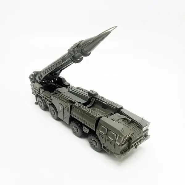 4D 1/72 Soviet 9K72 Missile Vehicle Assembly Model - Image 2