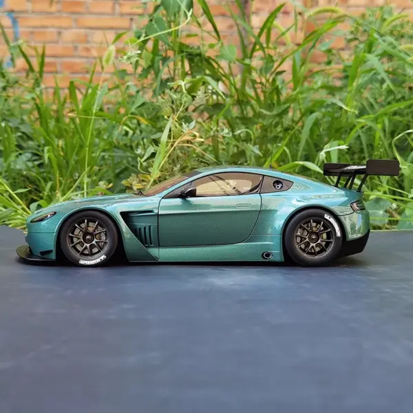 AUTOART 1:18 Aston Martin Vantage V12 GT3 Model - Image 2