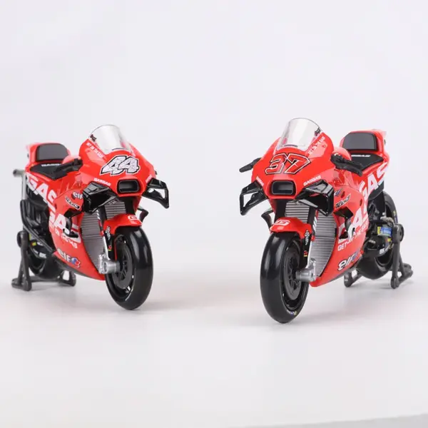 Maisto 1:18 GASGAS Factory Racing Motorbike Model - Image 5
